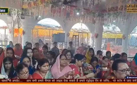 नवरात्रि महोत्सव: मां चंद्रघंटा की पूजा-अर्चना में उमड़ी भक्तों की भारी भीड़